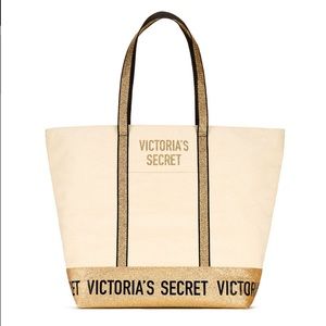 Victoria’s Secret Carry All Zippered Bag